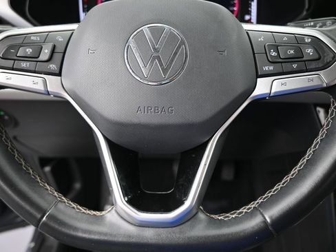 Used 2022 Volkswagen Taos SEL w/ Panoramic Sunroof Package image 31