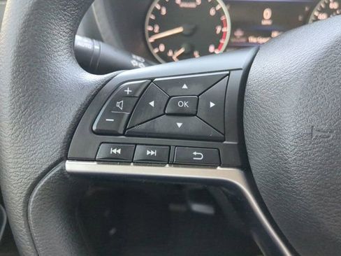 Used 2025 Nissan Sentra SV FWD image 21