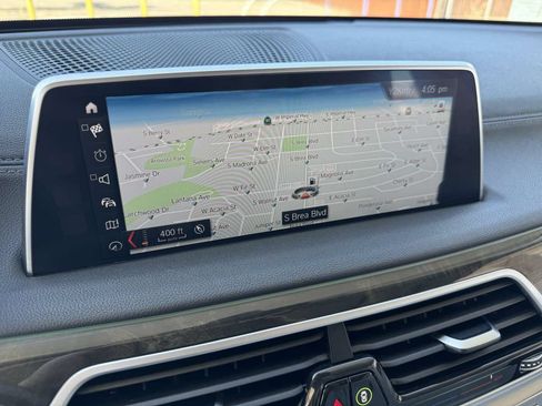 Used 2018 BMW 750i xDrive AWD/4WD image 25