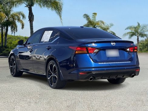 Certified 2023 Nissan Altima 2.5 SR image 3