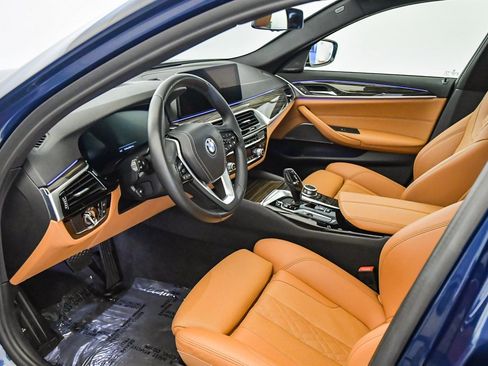 Certified 2022 BMW 530e w/ Premium Package image 18