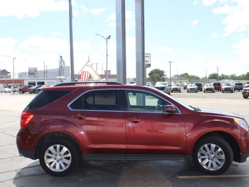 Used 2010 Chevrolet Equinox LT AWD/4WD image 3