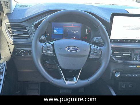 New 2025 Ford Escape SE image 23