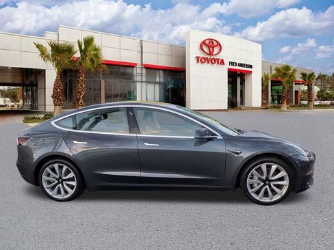 Used 2018 Tesla Model 3 Long Range image 3