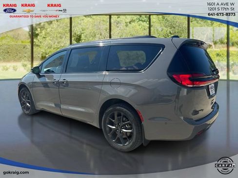 Used 2023 Chrysler Pacifica Touring-L w/ S Appearance Package AWD/4WD image 7