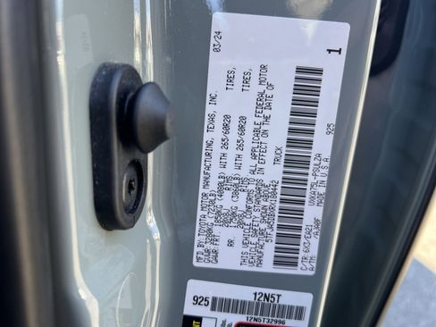 Used 2024 Toyota Tundra Limited image 28