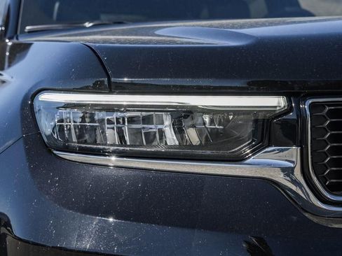 New 2025 Jeep Grand Cherokee Overland w/ Luxury Tech Group IV AWD/4WD image 14