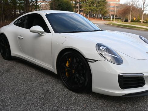 Certified 2018 Porsche 911 Carrera 4S image 13