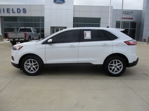 Used 2024 Ford Edge SEL w/ Convenience Package image 3