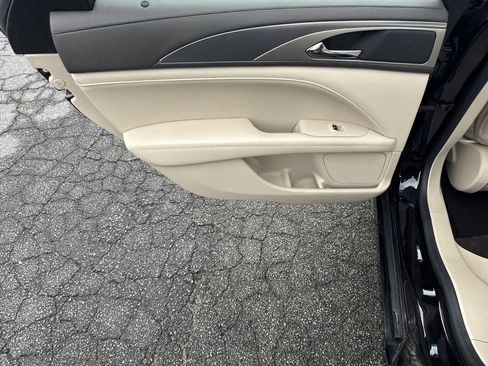 Used 2019 Lincoln MKZ Premiere image 21