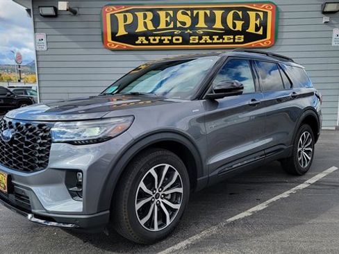 Used 2025 Ford Explorer ST-Line image 1