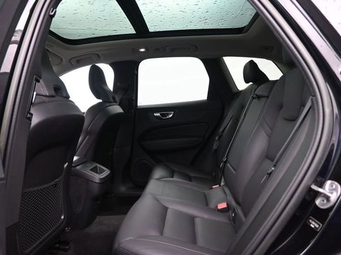 Used 2023 Volvo XC60 B5 Plus image 30