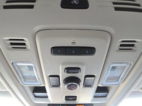 Used 2021 GMC Yukon Denali w/ Denali Premium Package image 48