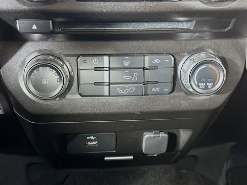 Used 2018 Ford F150 XLT image 22