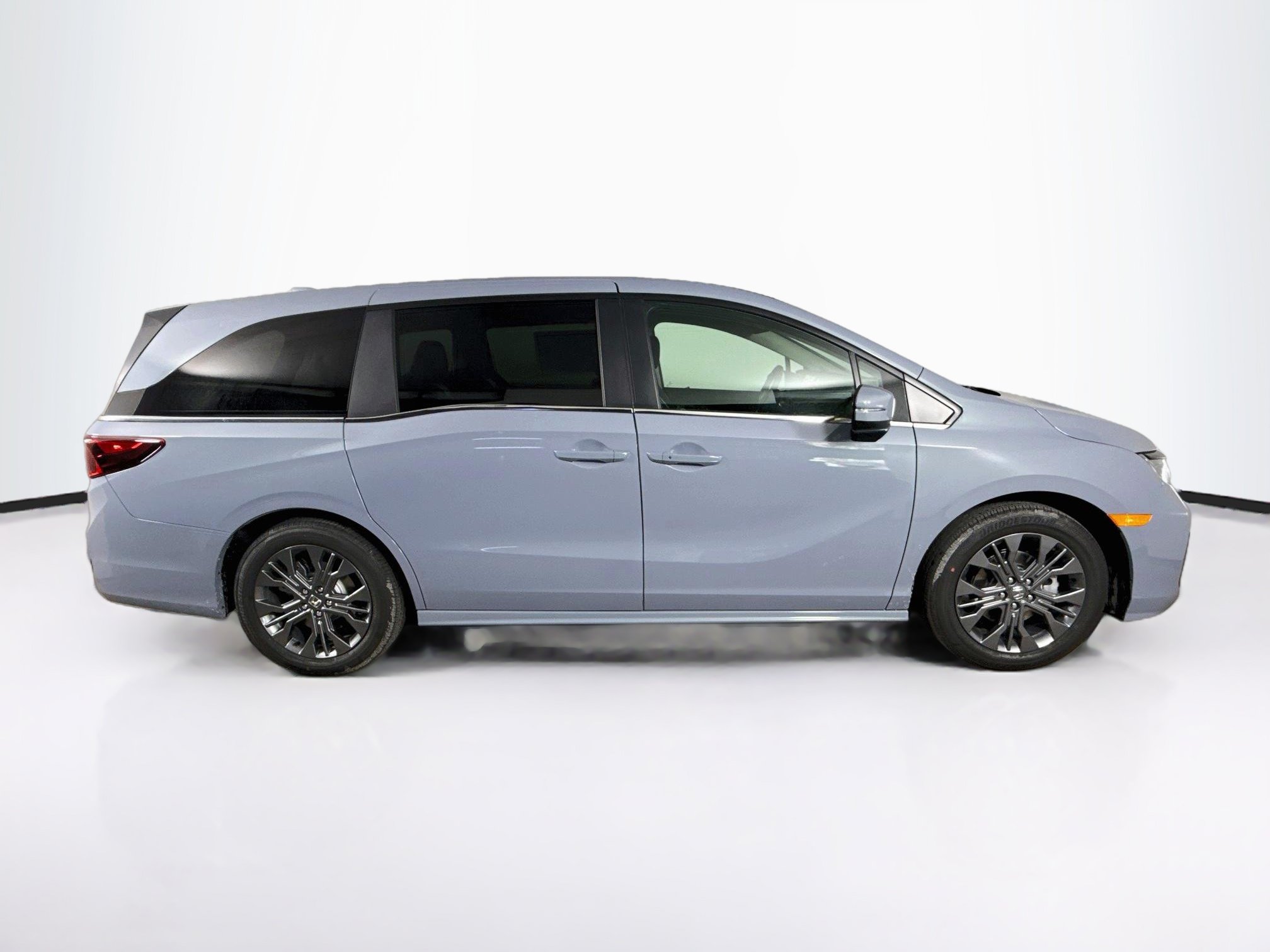 New 2027 Honda Odyssey Touring image 2