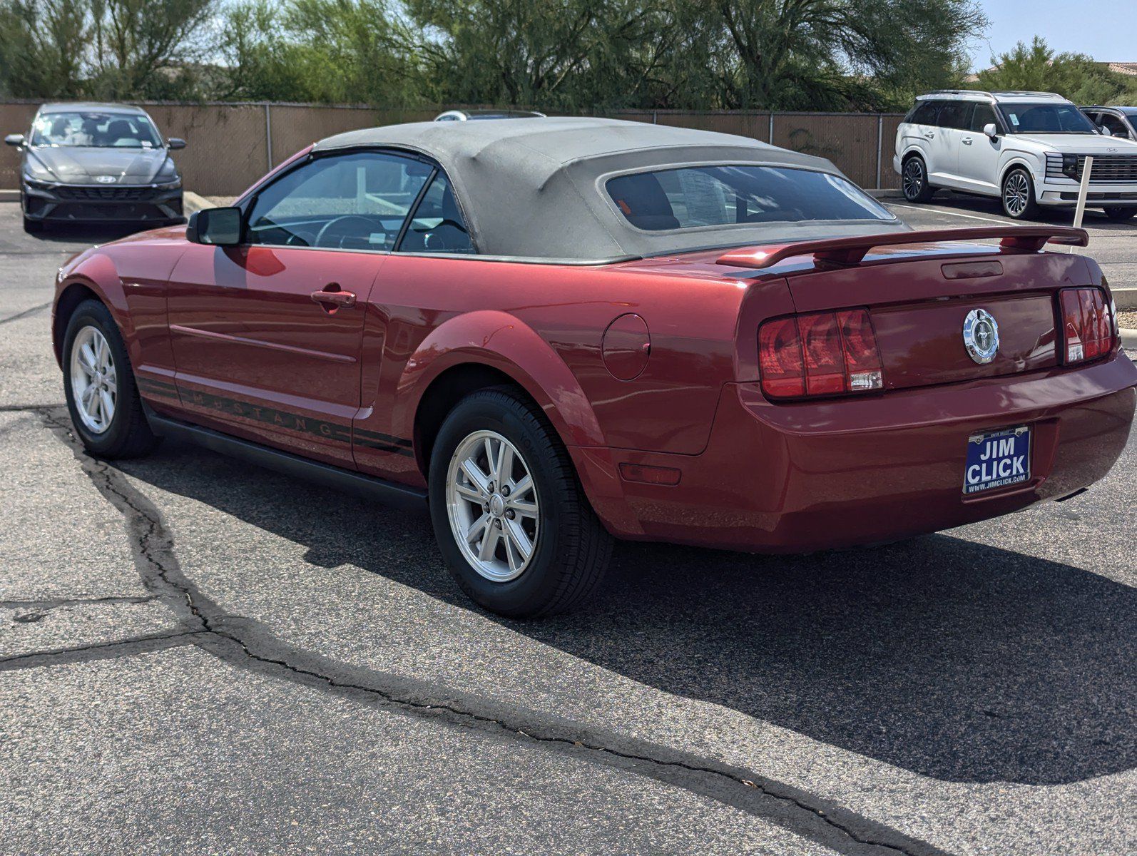 Used 2007 Ford Mustang Convertible RWD image 4
