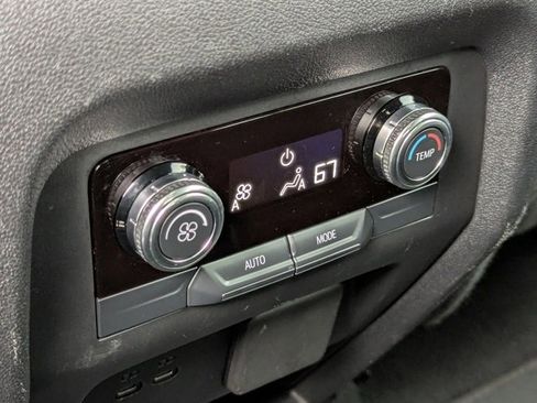 Used 2024 GMC Acadia Elevation image 28