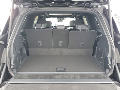 New 2025 Lincoln Navigator Reserve w/ Jet Appearance Package image 32