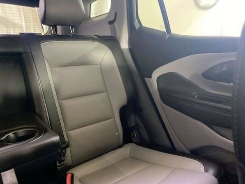 Used 2024 GMC Terrain SLT AWD/4WD image 17