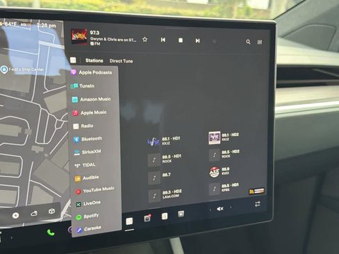 Used 2025 Tesla Model X image 19