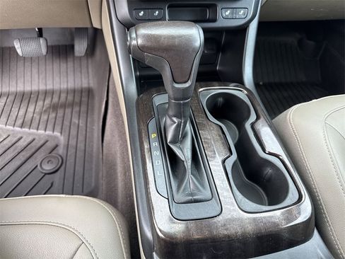 Certified 2019 GMC Canyon SLT w/ Driver Alert Package image 22