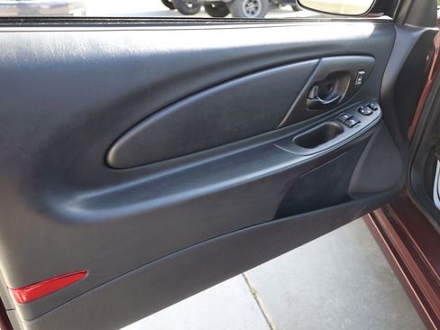 Used 2000 Chevrolet Monte Carlo SS w/ Preferred Equipment Group FWD image 10