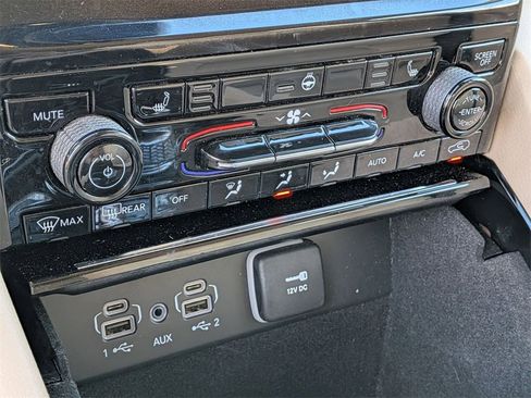 Used 2022 Jeep Grand Cherokee L Limited image 22