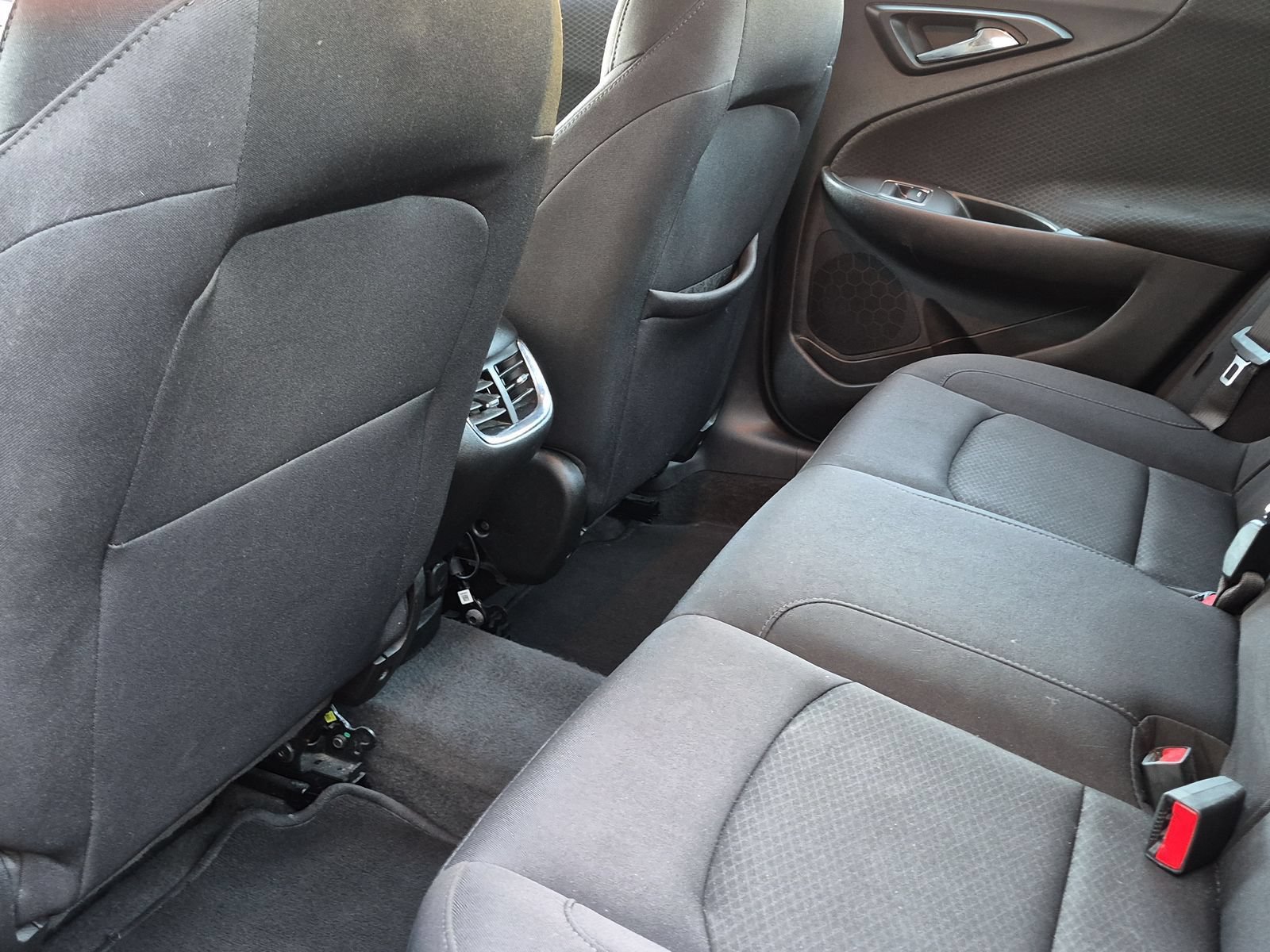 Used 2025 Chevrolet Malibu LT FWD image 18