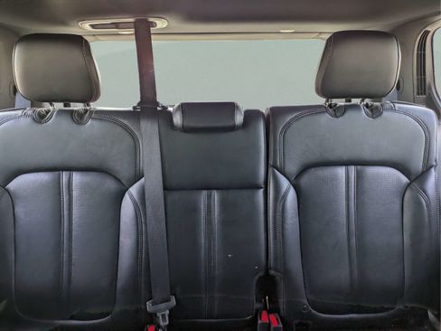 Used 2024 Jeep Wagoneer Series II w/ Flexible Seating Group RWD image 11