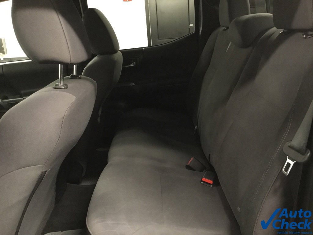 Used 2018 Toyota Tacoma TRD Off-Road w/ Technology Package AWD/4WD image 41