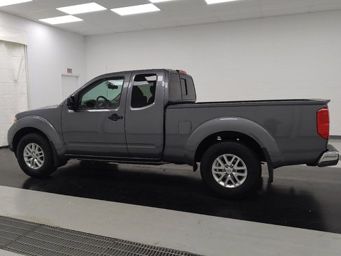 Used 2019 Nissan Frontier SV image 3