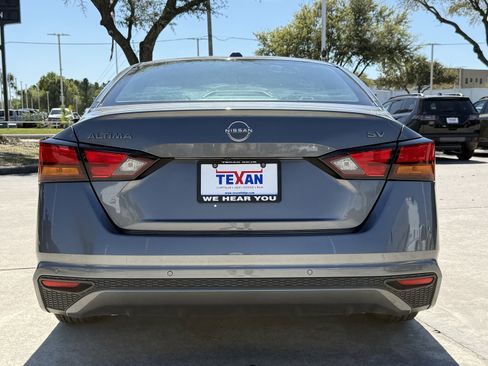 Used 2024 Nissan Altima 2.5 SV image 6