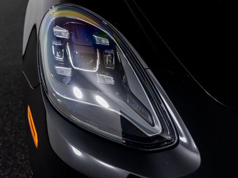 Used 2022 Porsche Panamera 4 Platinum Edition image 22