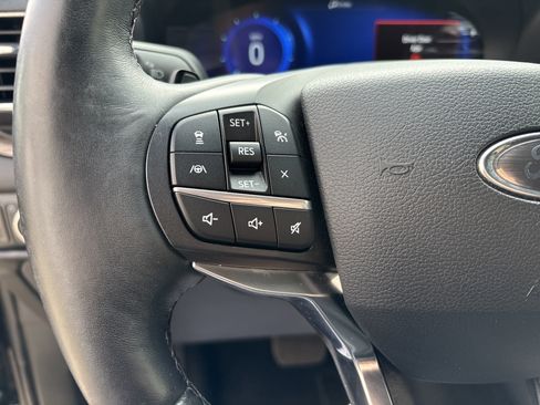 Used 2020 Ford Explorer Platinum w/ Premium Technology Package image 19