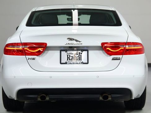 Used 2019 Jaguar XE Prestige AWD/4WD image 2
