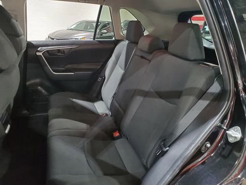 Used 2021 Toyota RAV4 LE image 22