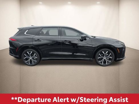 Used 2025 Toyota Crown Signia image 4