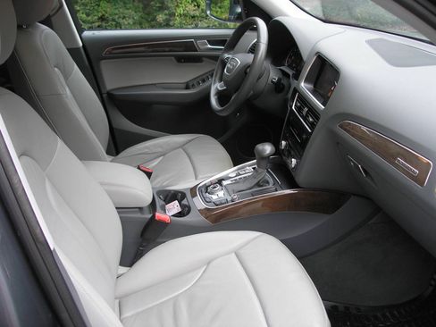Used 2016 Audi Q5 2.0T Premium Plus w/ Technology Package AWD/4WD image 7