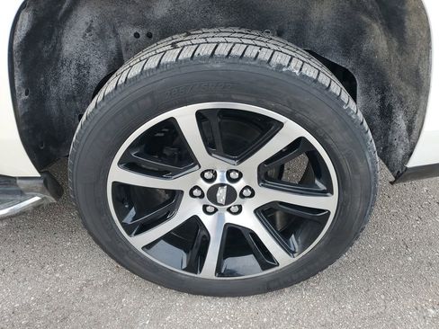 Used 2015 Cadillac Escalade Luxury image 38