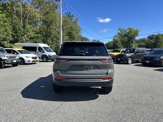 New 2027 Jeep Grand Cherokee Limited AWD/4WD image 3