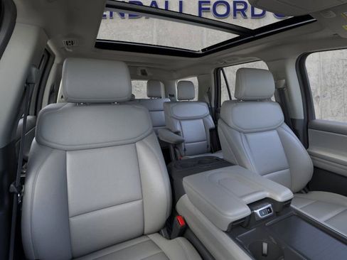 New 2026 Ford Expedition Active image 10
