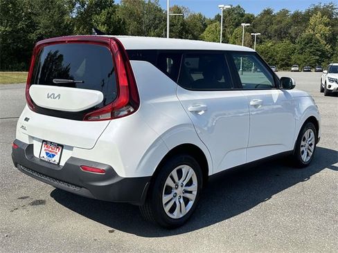 Certified 2022 Kia Soul LX image 7