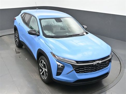 Certified 2024 Chevrolet Trax RS w/ Driver Confidence Package image 45