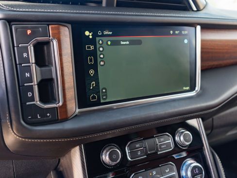 Used 2023 GMC Yukon XL Denali Ultimate AWD/4WD image 16