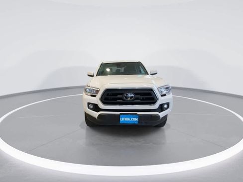 Used 2023 Toyota Tacoma SR5 w/ Technology Package AWD/4WD image 3
