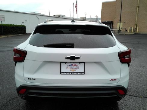Certified 2024 Chevrolet Trax RS w/ Driver Confidence Package FWD image 7