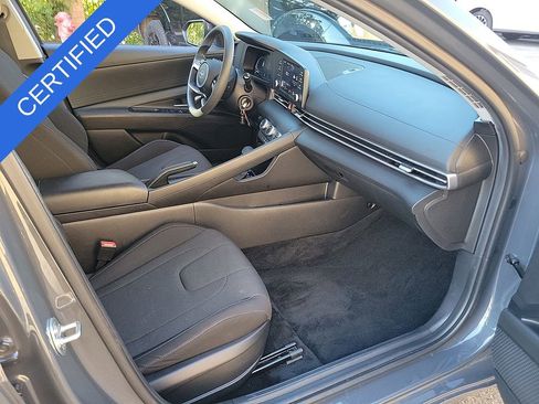 Used 2024 Hyundai Elantra SE image 35