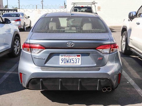 Used 2023 Toyota Corolla SE w/ SE Premium Package image 9