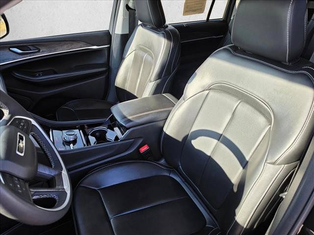 Used 2023 Jeep Grand Cherokee L Limited w/ Luxury Tech Group II AWD/4WD image 25