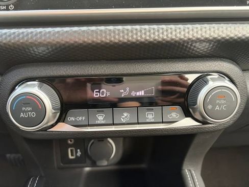 Used 2018 Nissan Kicks SV w/ Exterior Package FWD image 31